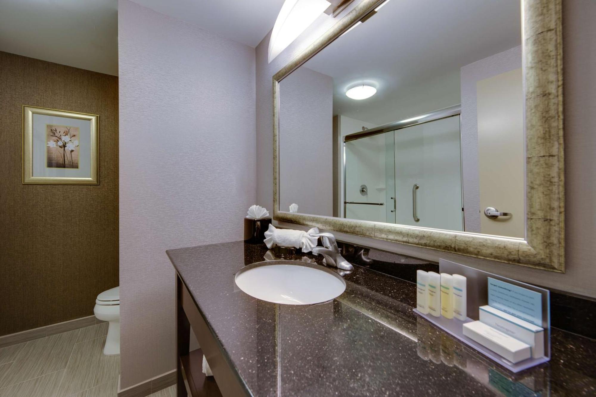 Hampton Inn & Suites Philadelphia/Bensalem Ngoại thất bức ảnh