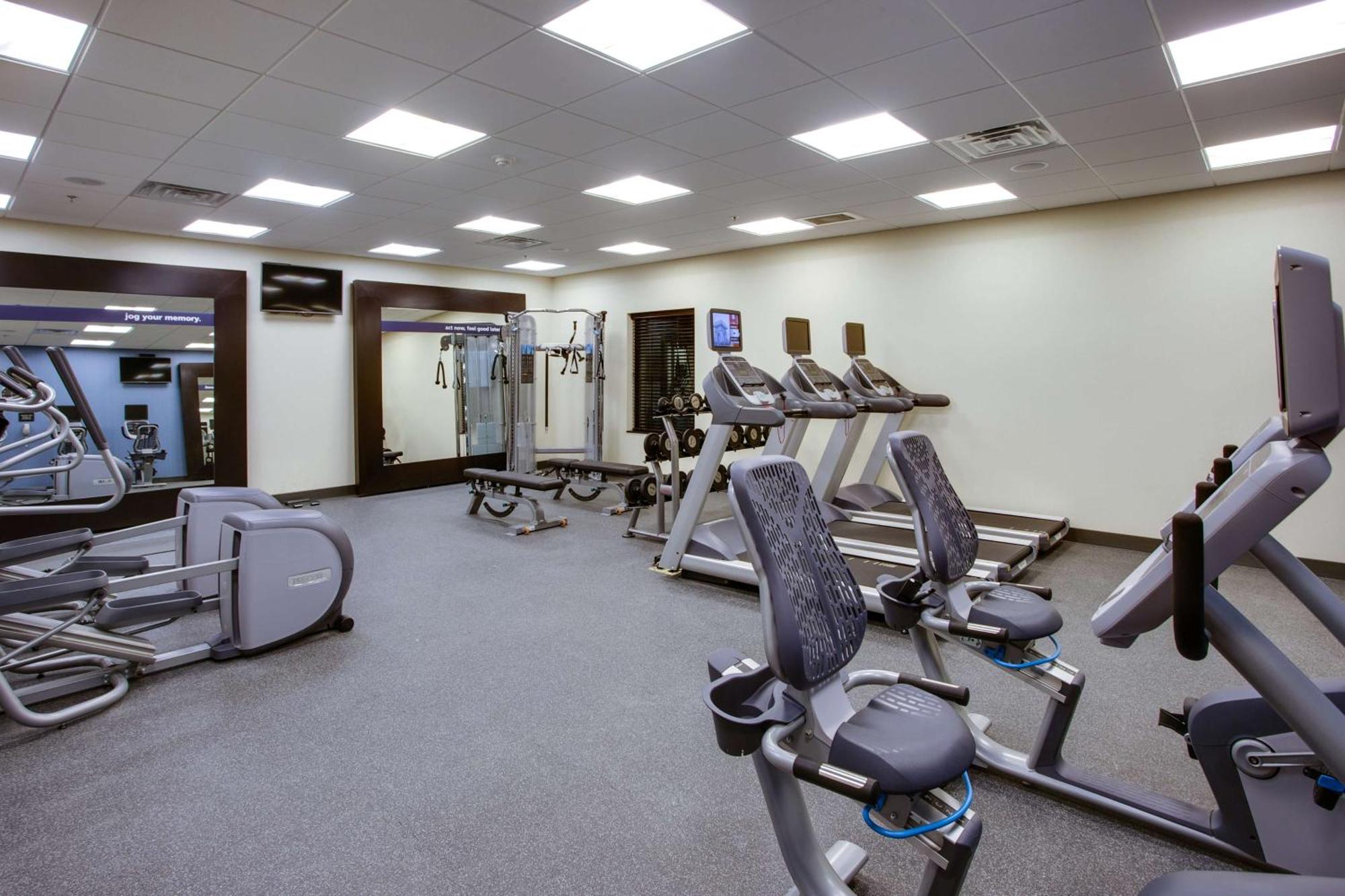 Hampton Inn & Suites Philadelphia/Bensalem Ngoại thất bức ảnh