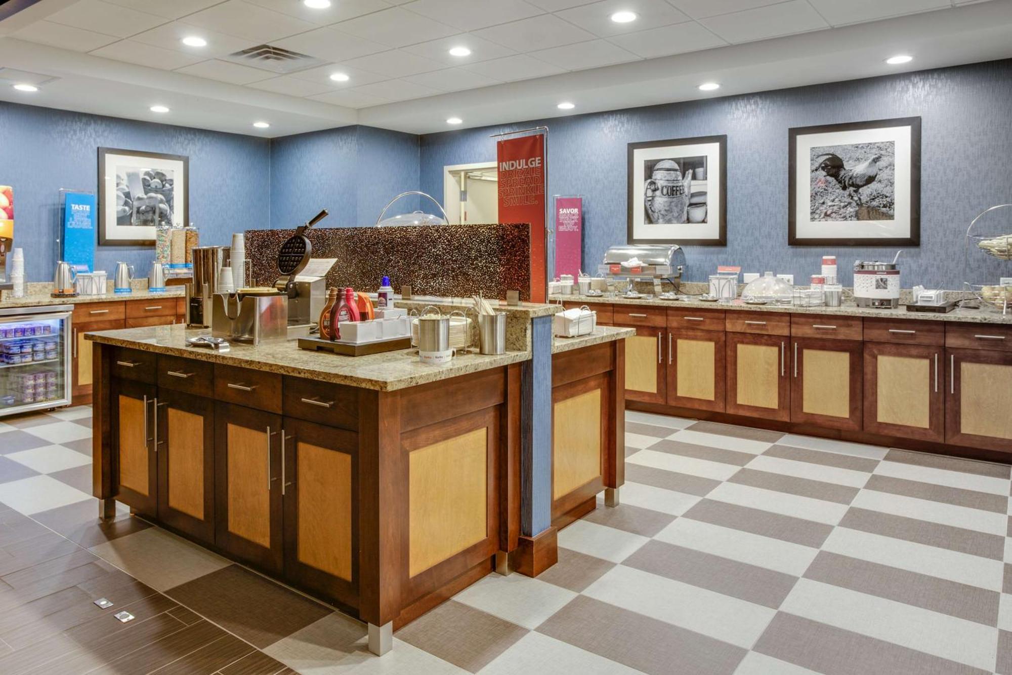 Hampton Inn & Suites Philadelphia/Bensalem Ngoại thất bức ảnh
