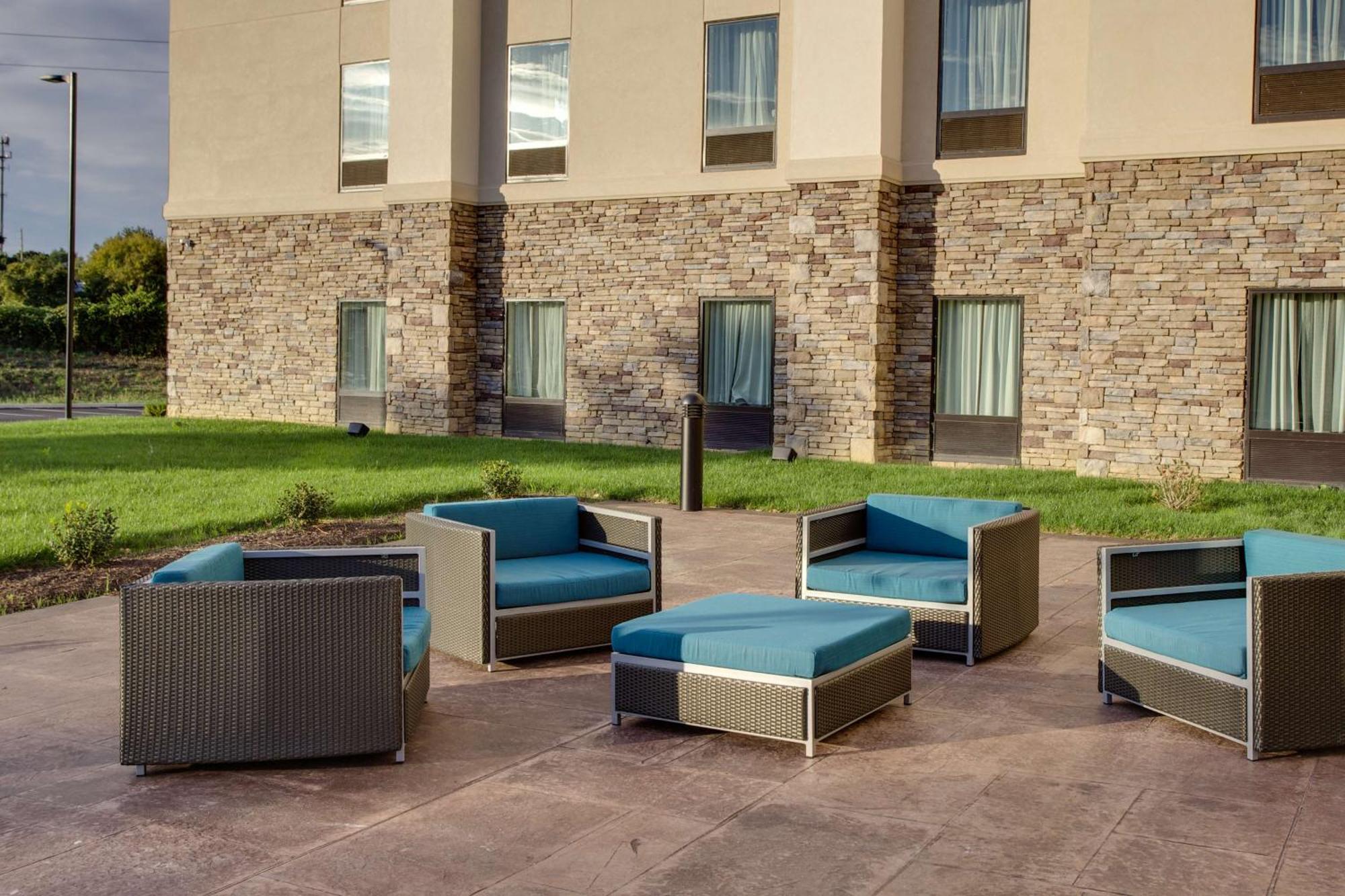 Hampton Inn & Suites Philadelphia/Bensalem Ngoại thất bức ảnh